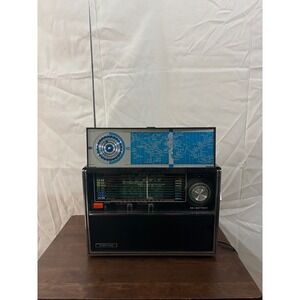 Overture P-495 Vintage Multi-Band Solid State World Radio AM FM SW Weather Japan
